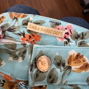 Zara Multicolor Denim Floral Shorts size 4